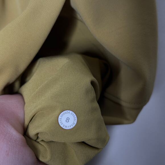 LULULEMON On the Fly Crop *Woven 23" Vintage Gold Yellow Sz 8 {3Z24} - Picture 7 of 7